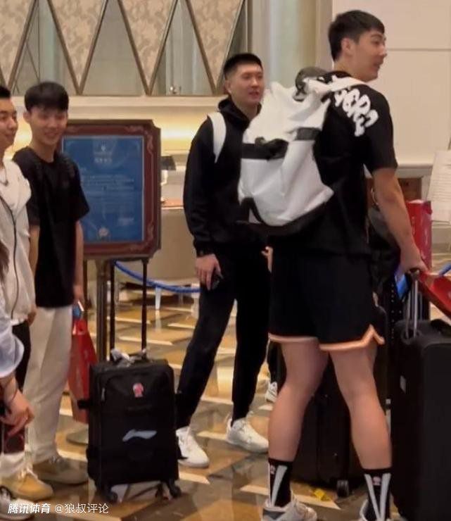 而《庇护之地》的反派多是躲在电脑屏幕后边敲键盘的纸老虎，难以体现主角战胜强敌的勇猛。