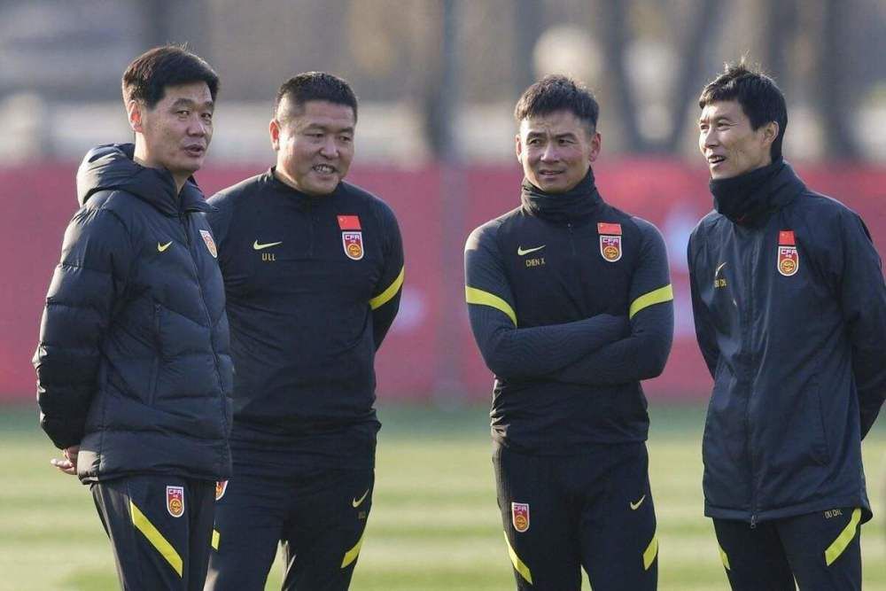它以方寸舞台或银幕为载体，让观众在欢笑中品味悲凉，在故事中感受传统，这便是其历经千锤百炼仍能打动人心的原因。