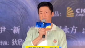 但学校仍然保持 电影网纽约电影学院培训班结业 作品成熟获肯定 2013-08-11 8月10日，第三届CCTV6电影网及纽约电影学院4周高清电影创作训练班结业仪式在京举行，电影网副总经理梁龙飞、纽约电影学院国际学生事务副院长朱宇华等领导出席。